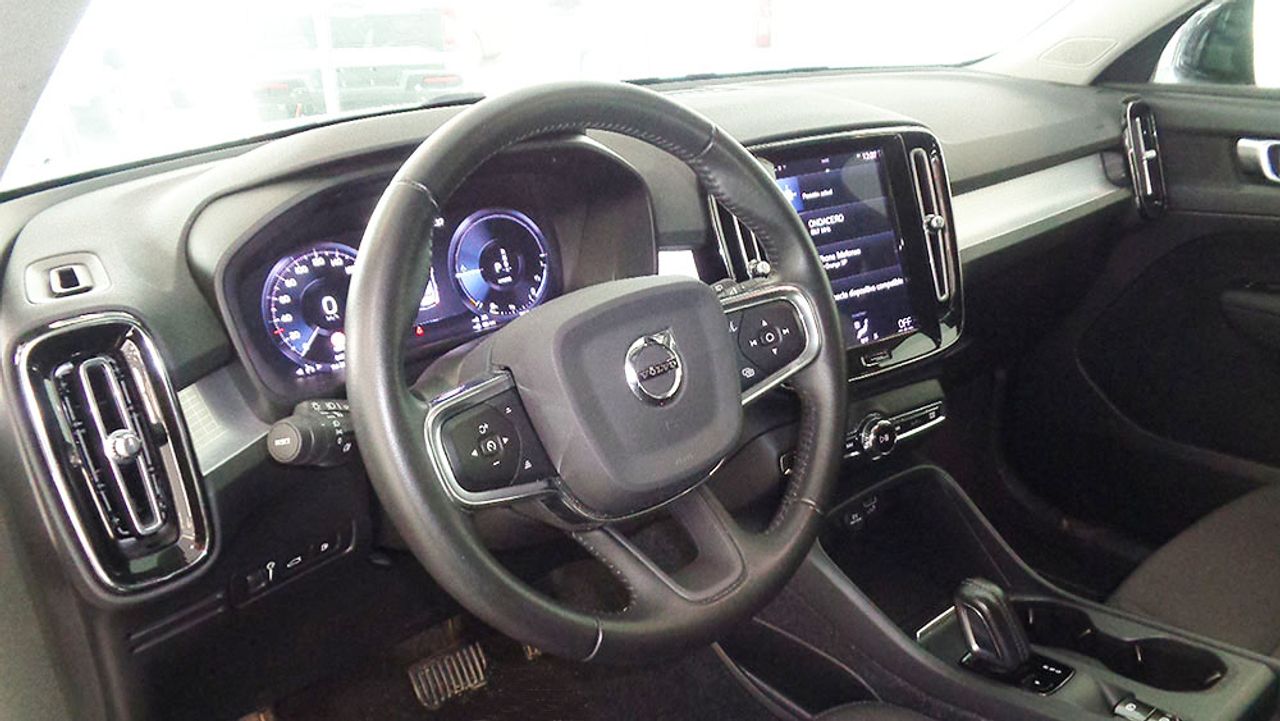 Volvo XC40 1.5 R DESIGN 2WD EXPRESSION HYBRID 260CV - Foto 2