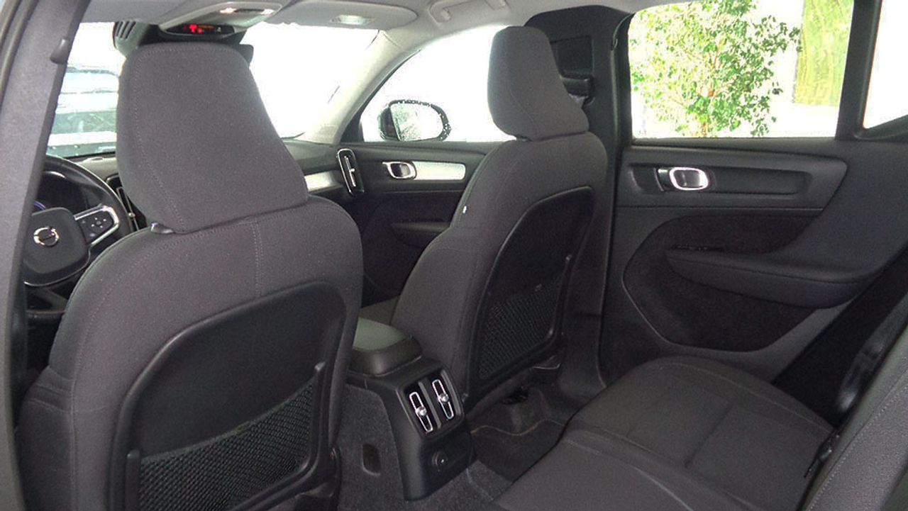 Volvo XC40 1.5 R DESIGN 2WD EXPRESSION HYBRID 260CV - Foto 2