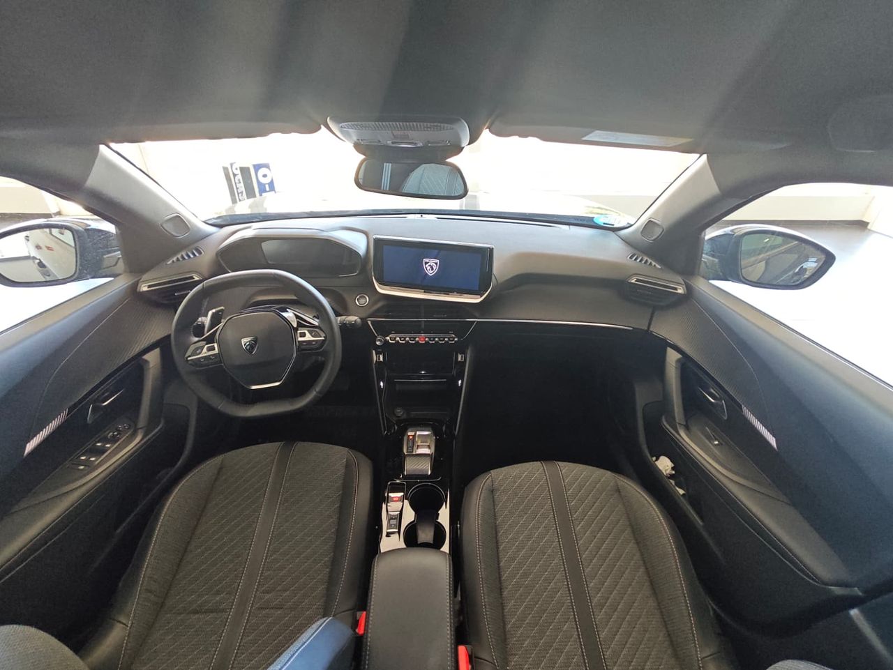 Peugeot 2008 Allure Hybrid 136 e-DCS6 - Foto 2