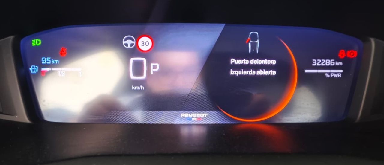 Peugeot 2008 Allure Hybrid 136 e-DCS6 - Foto 2