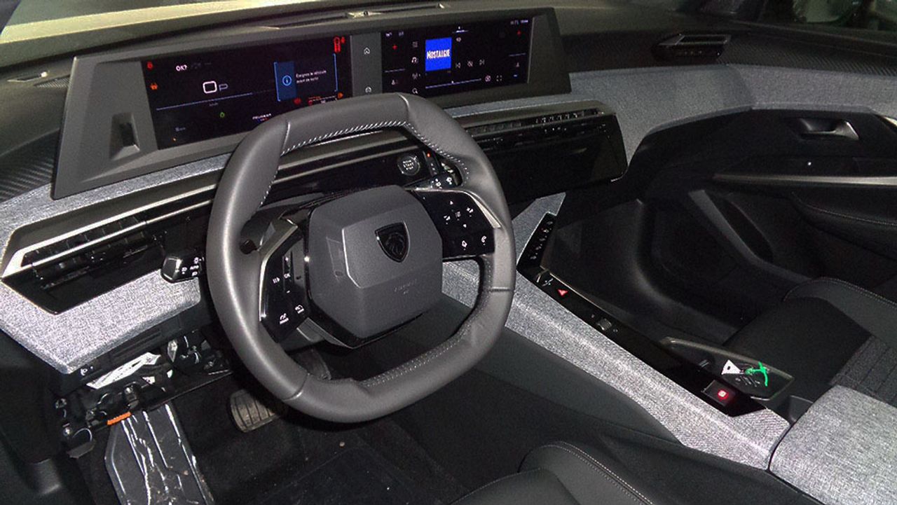 Peugeot 5008 Allure Hybrid 145 e-DCS6 - Foto 2