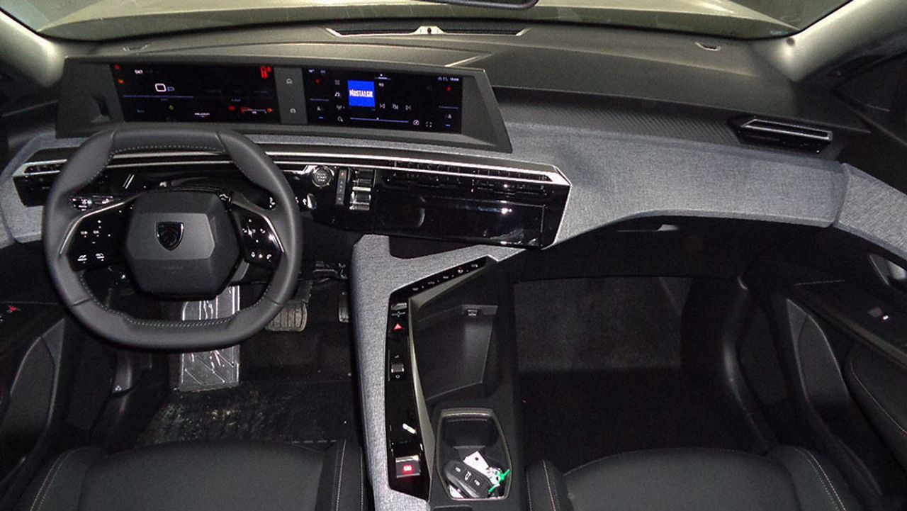 Peugeot 5008 Allure Hybrid 145 e-DCS6 - Foto 2