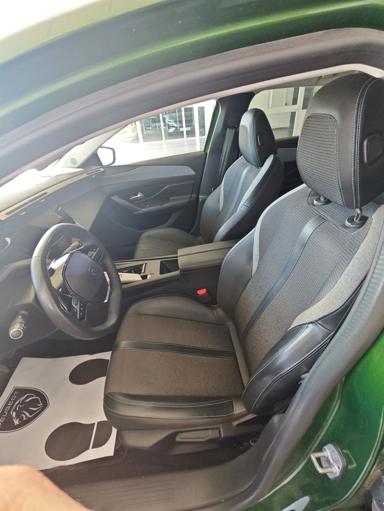 Peugeot 308 308 5p Allure Pack BlueHDi 130 EAT8 - Foto 2