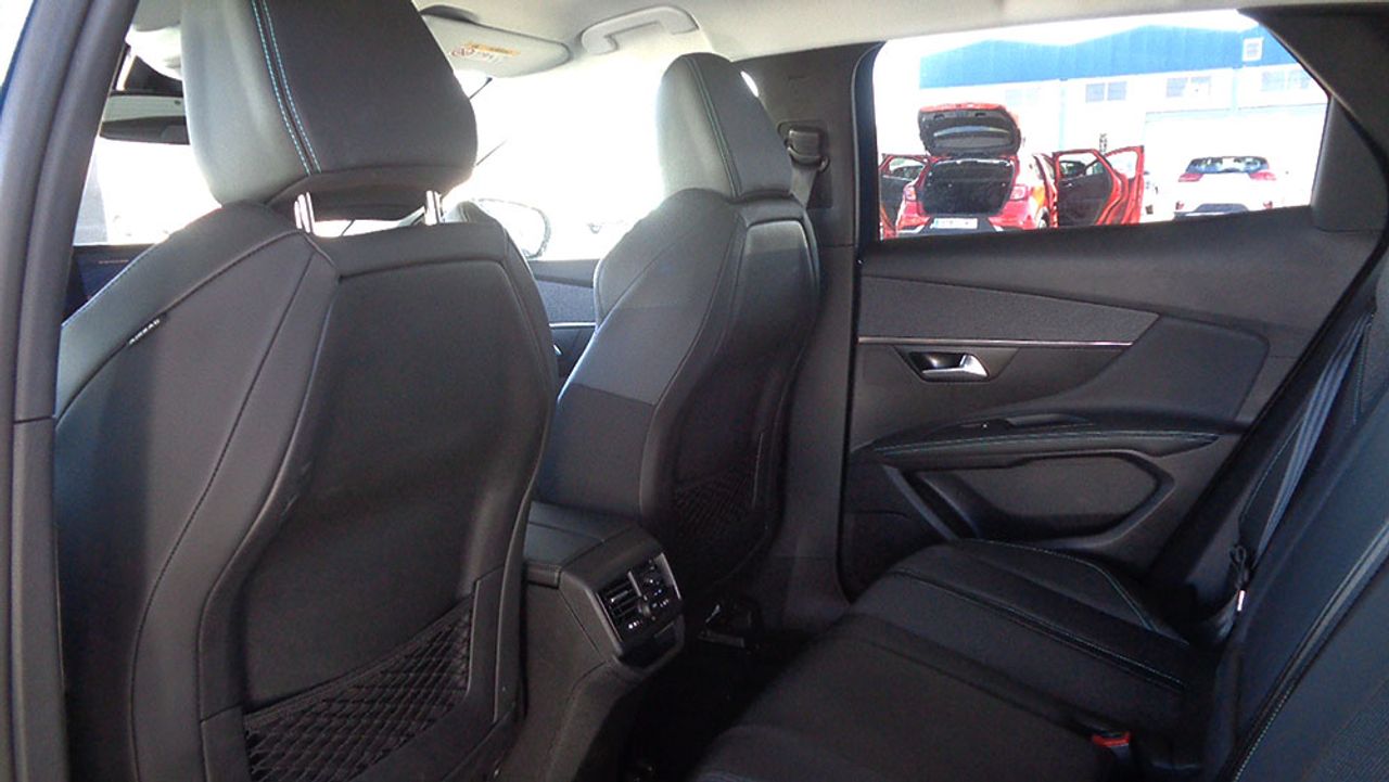 Peugeot 3008 Allure Pack 130CV - Foto 2
