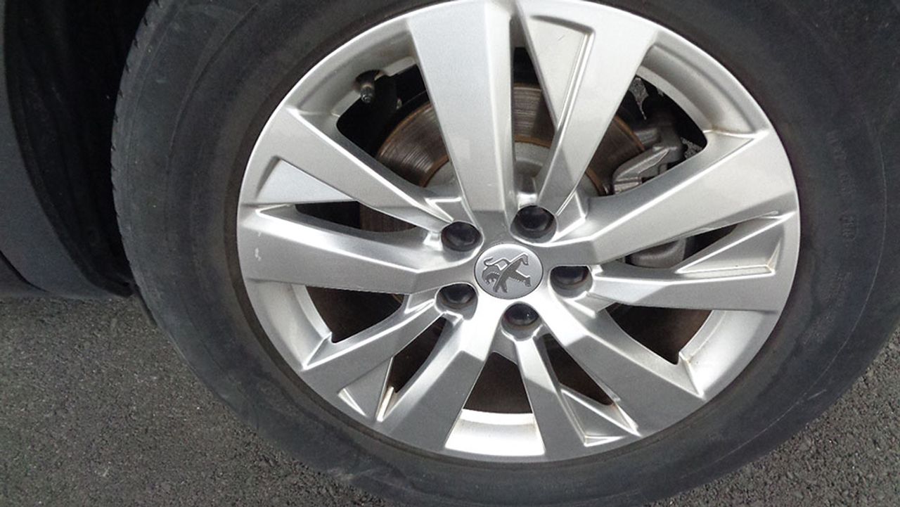 Peugeot 3008 Active PureTech 130 S&S - Foto 2