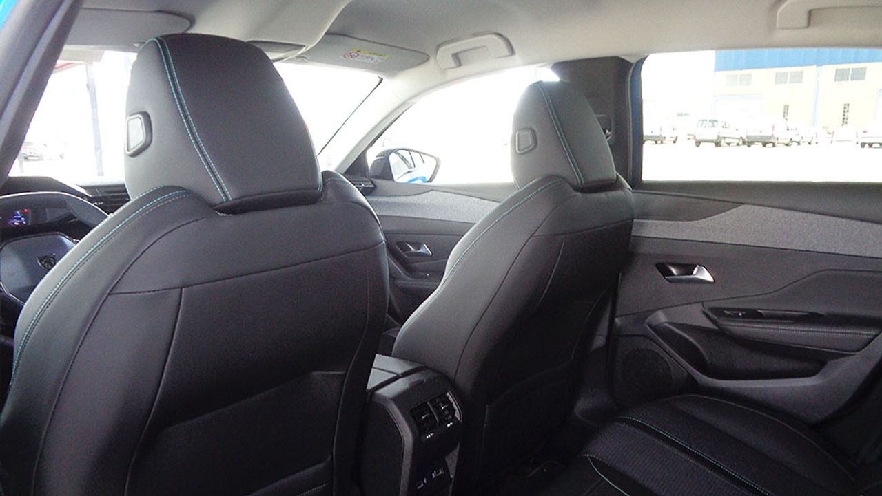 Peugeot 308 Allure 130CV EAT8 - Foto 2