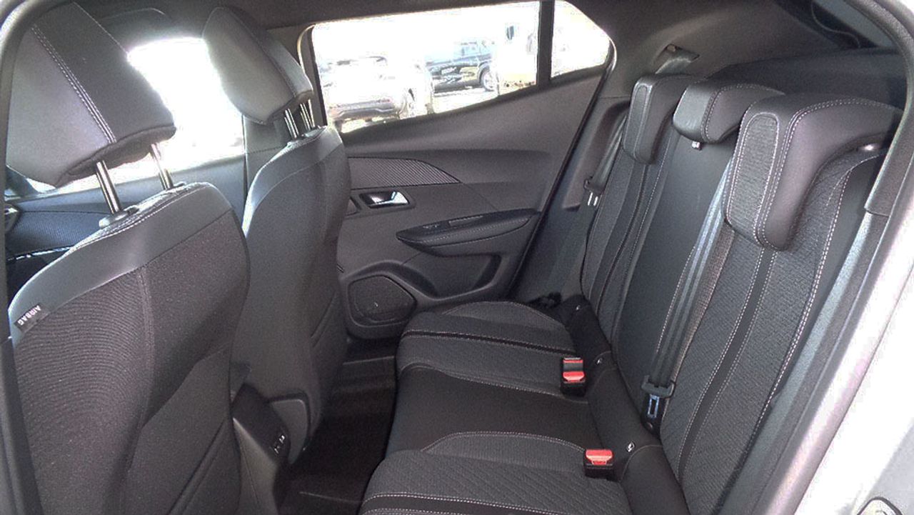 Peugeot 2008 Allure Hybrid 145 e-DCS6 - Foto 2
