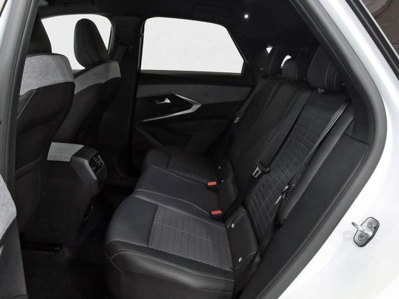 Peugeot 3008 Allure Hybrid 145 e-DCS6 - Foto 2