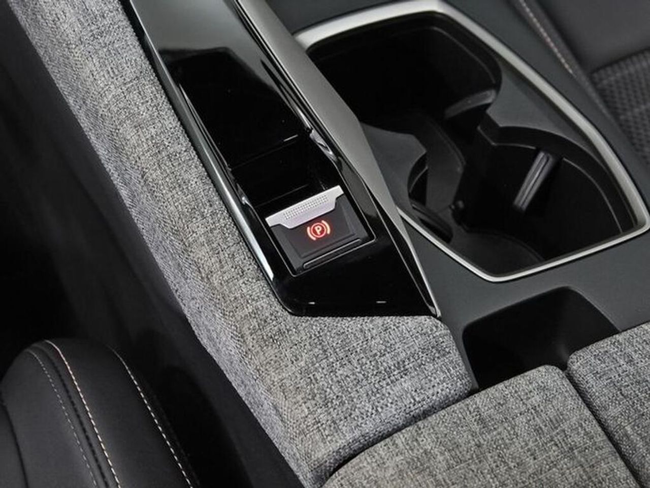 Peugeot 3008 Allure Hybrid 145 e-DCS6 - Foto 2