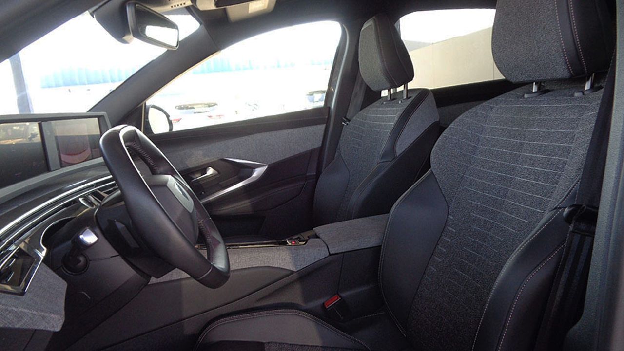 Peugeot 3008 Allure Exclusive Plug-in Hybrid 195 e-DCS7 - Foto 2
