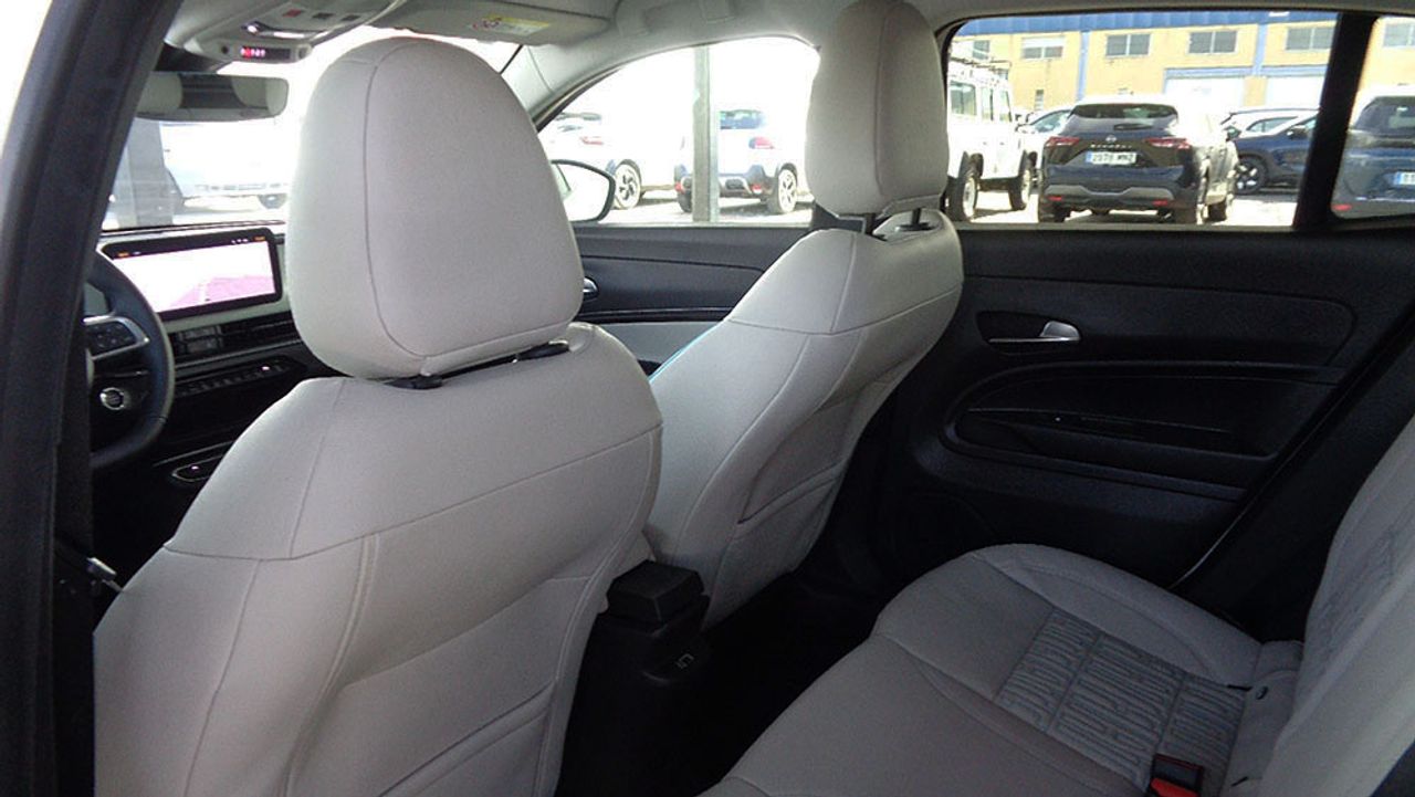 Fiat 600 1.2 MHEV LAPRIMA 136CV DDCT - Foto 2