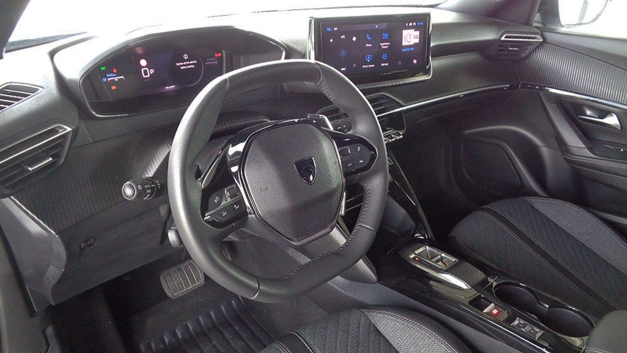Peugeot 2008 Allure Hybrid 145 e-DCS6 - Foto 2