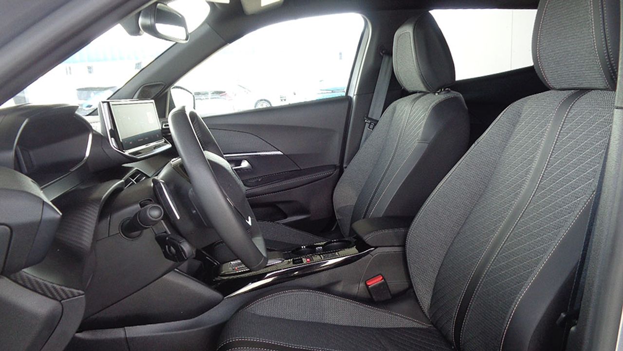 Peugeot 2008 Allure Hybrid 145 e-DCS6 - Foto 2