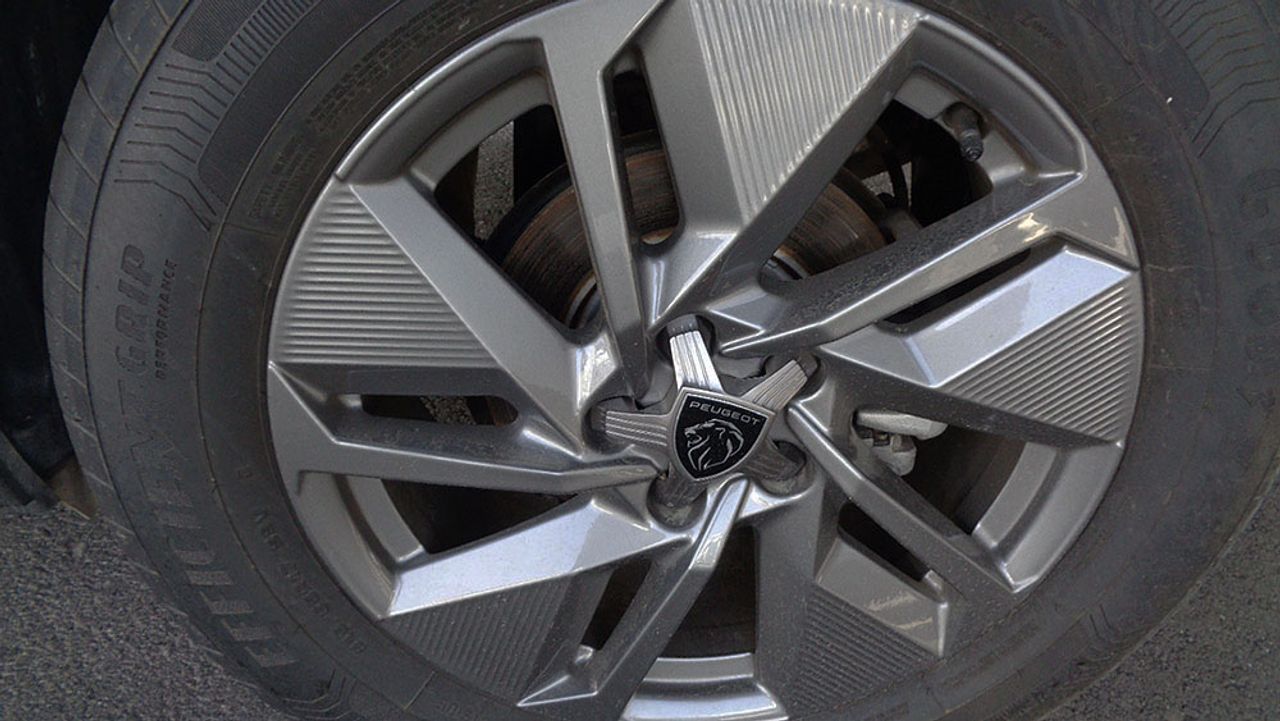 Peugeot 408 Allure Hybrid 145 e-DCS6 - Foto 2