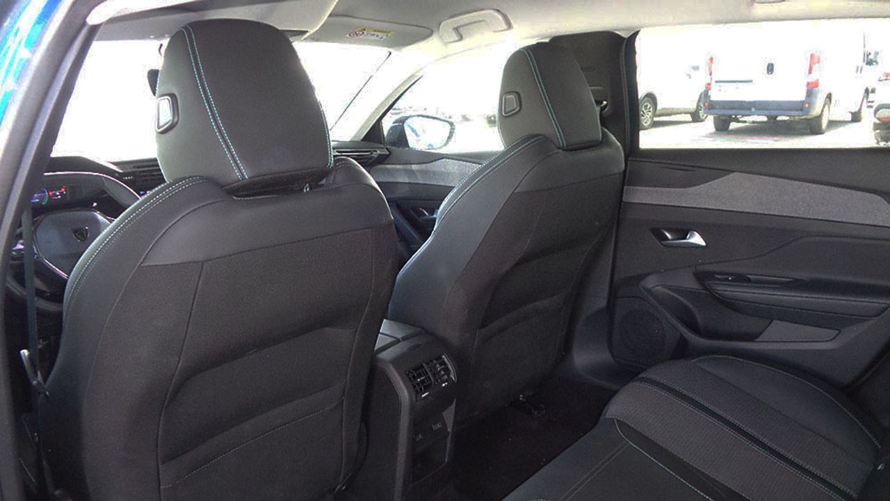 Peugeot 408 Allure Hybrid 145 e-DCS6 - Foto 2