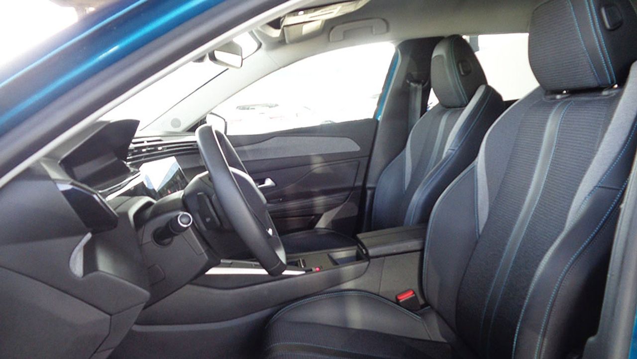 Peugeot 408 Allure Hybrid 145 e-DCS6 - Foto 2