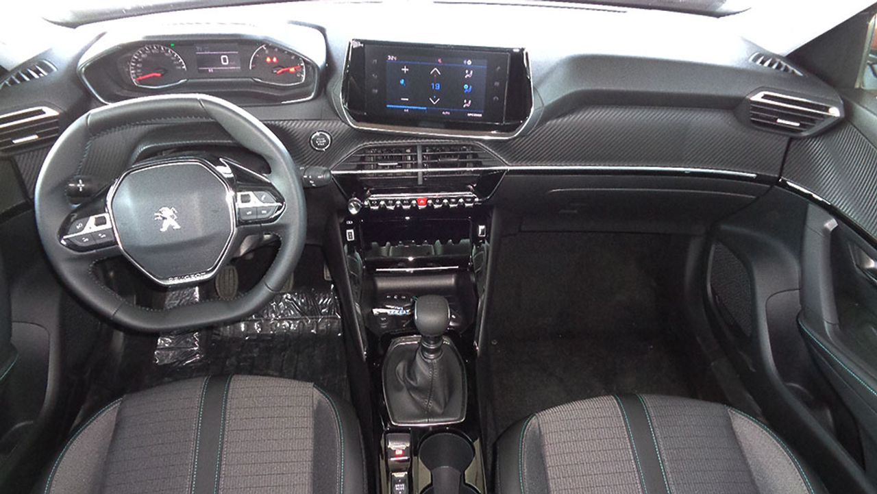 Peugeot 2008 Allure Pack 130CV - Foto 2
