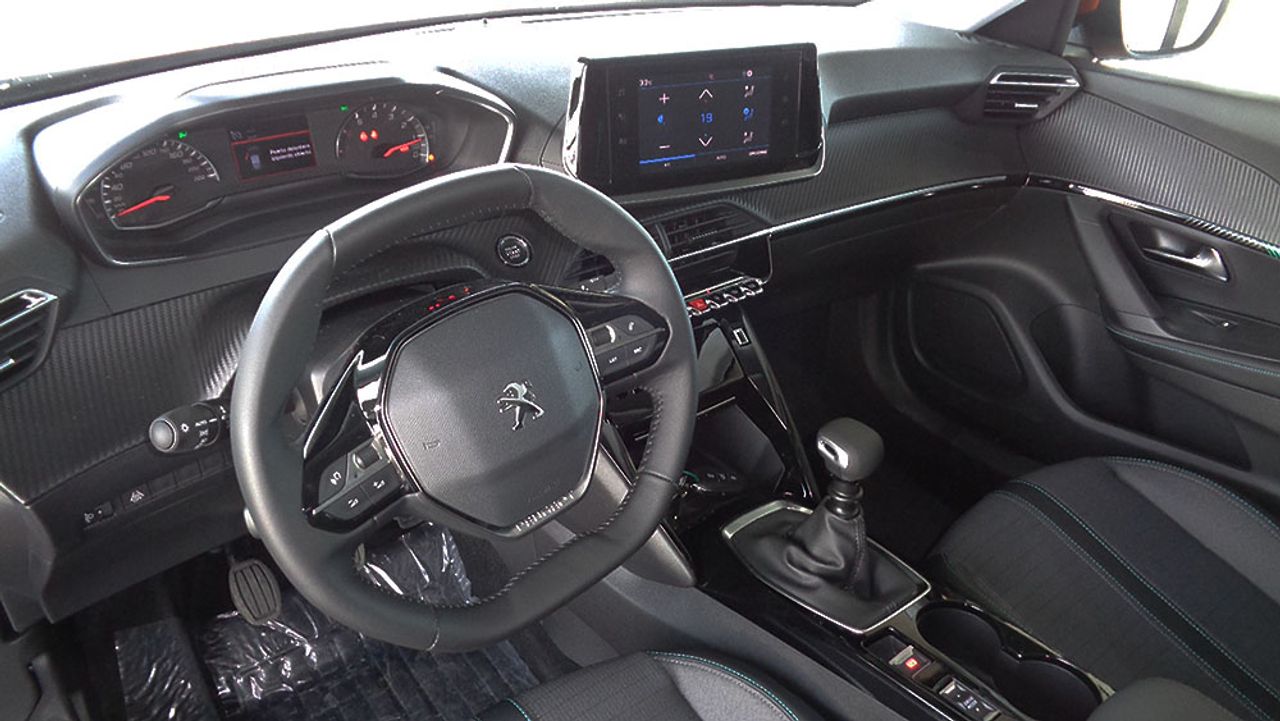 Peugeot 2008 Allure Pack 130CV - Foto 2