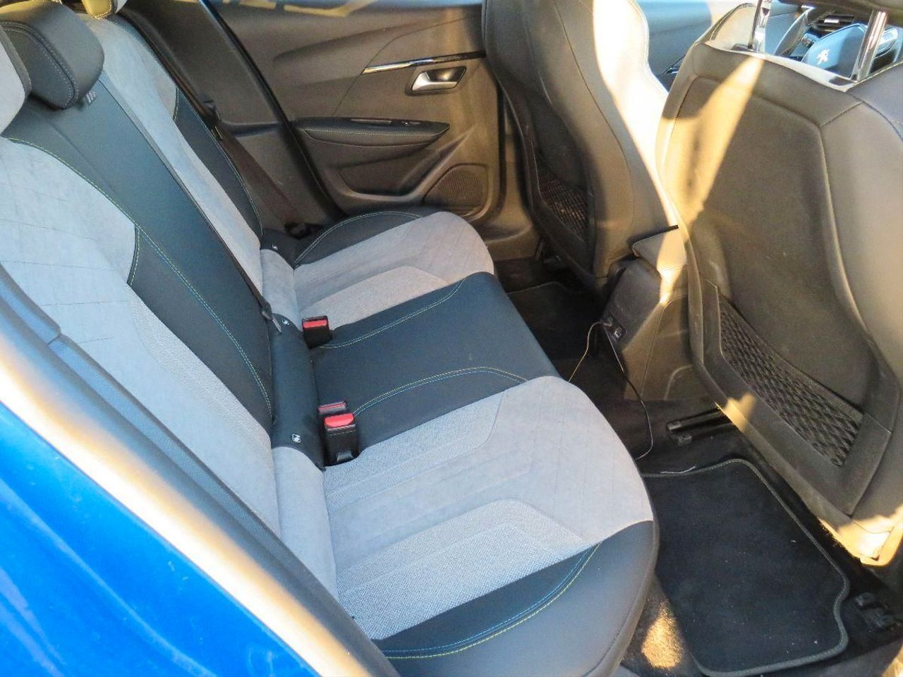 Peugeot e-208 Electrico GT Line  - Foto 10