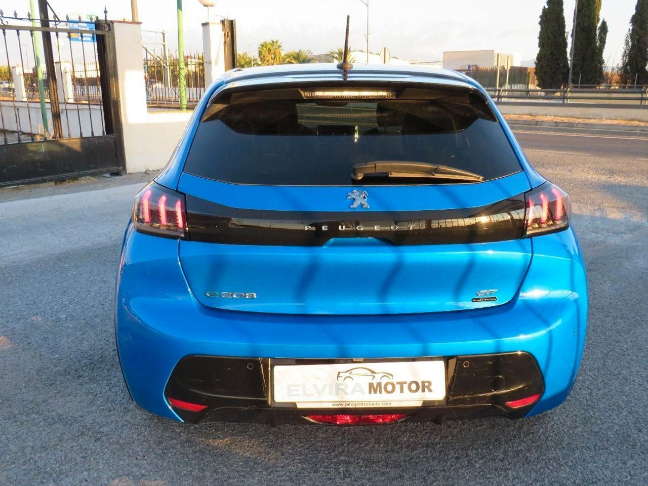 Peugeot e-208 Electrico GT Line  - Foto 30