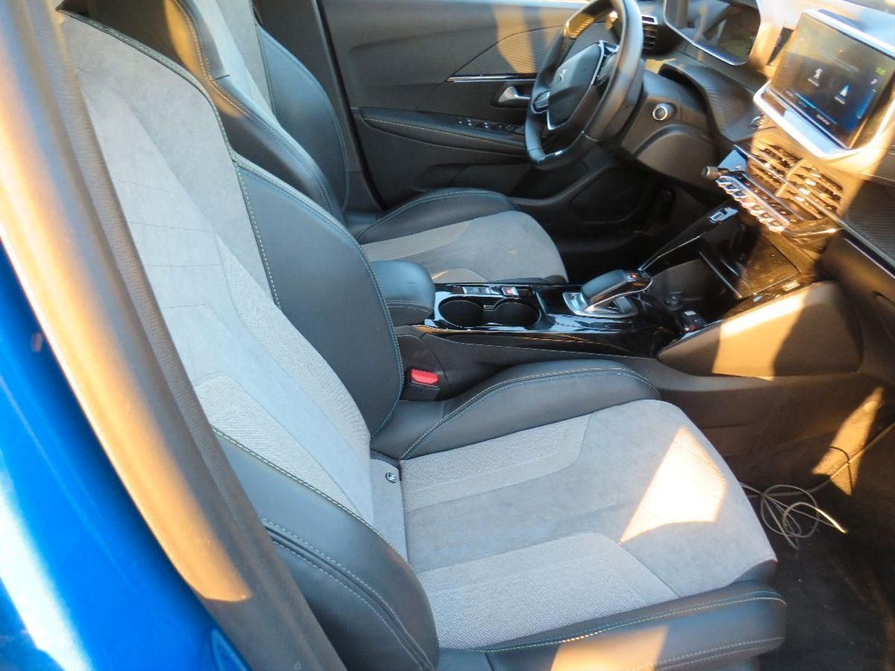 Peugeot e-208 Electrico GT Line  - Foto 11