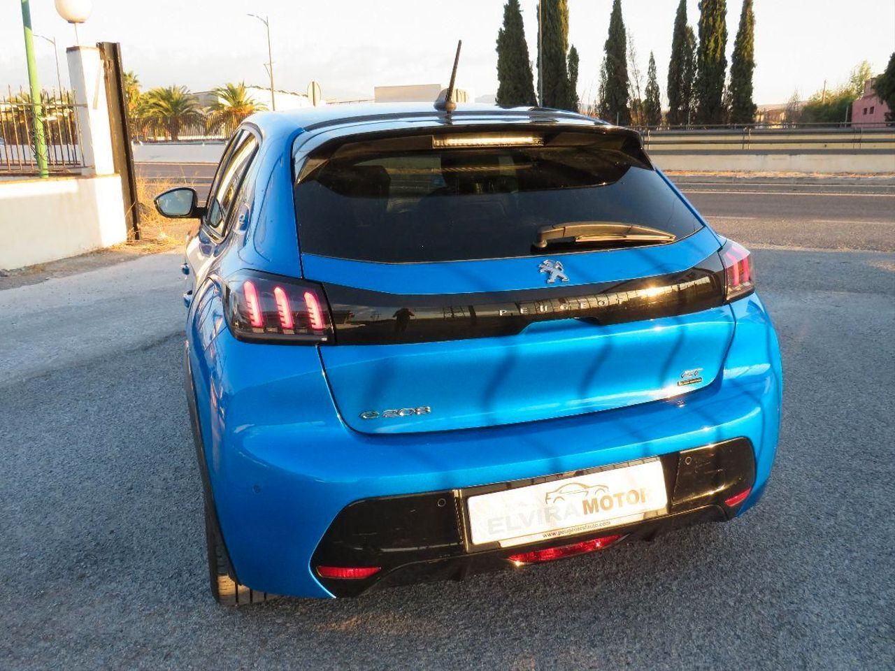 Peugeot e-208 Electrico GT Line  - Foto 29