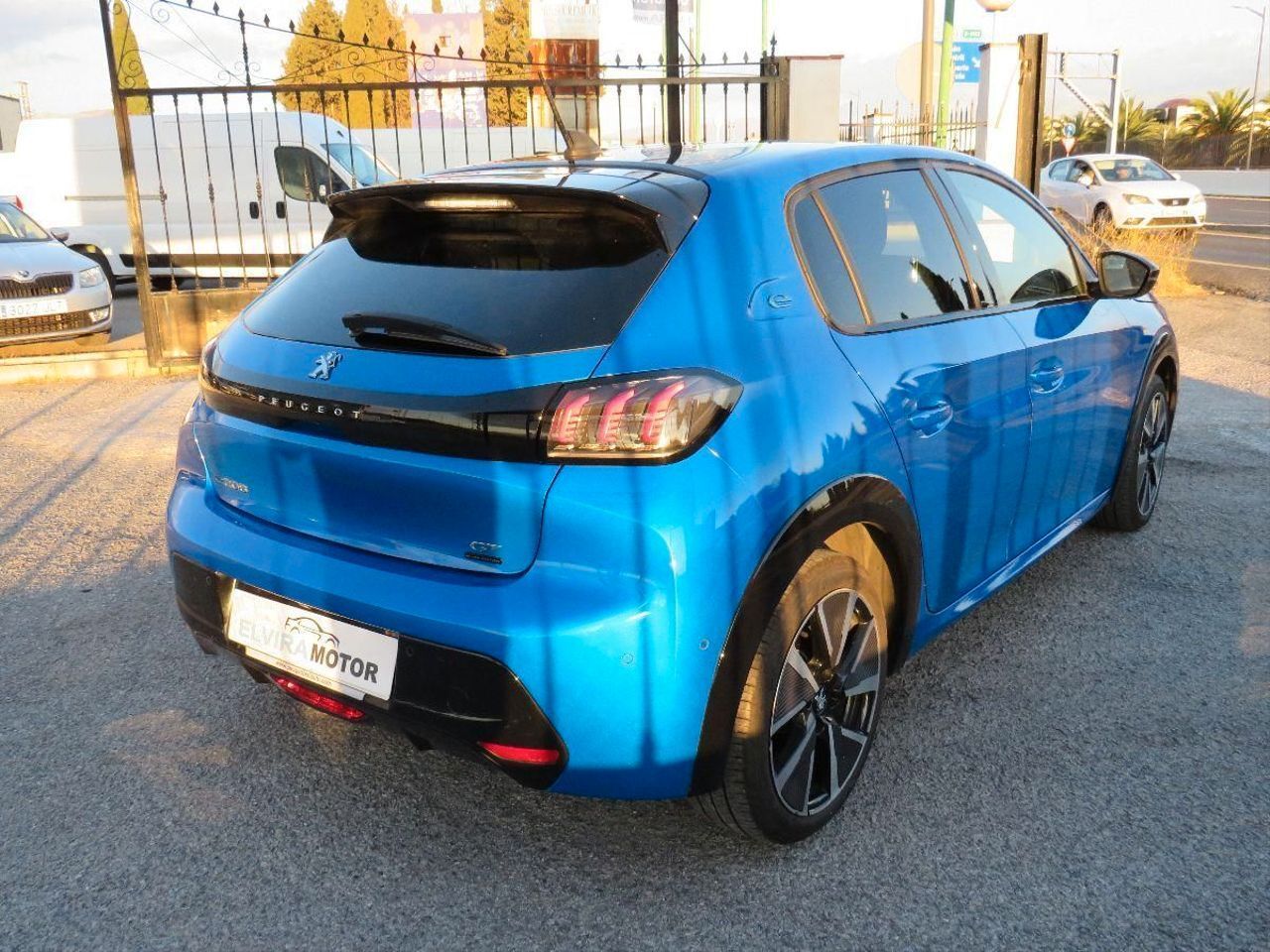 Peugeot e-208 Electrico GT Line  - Foto 20