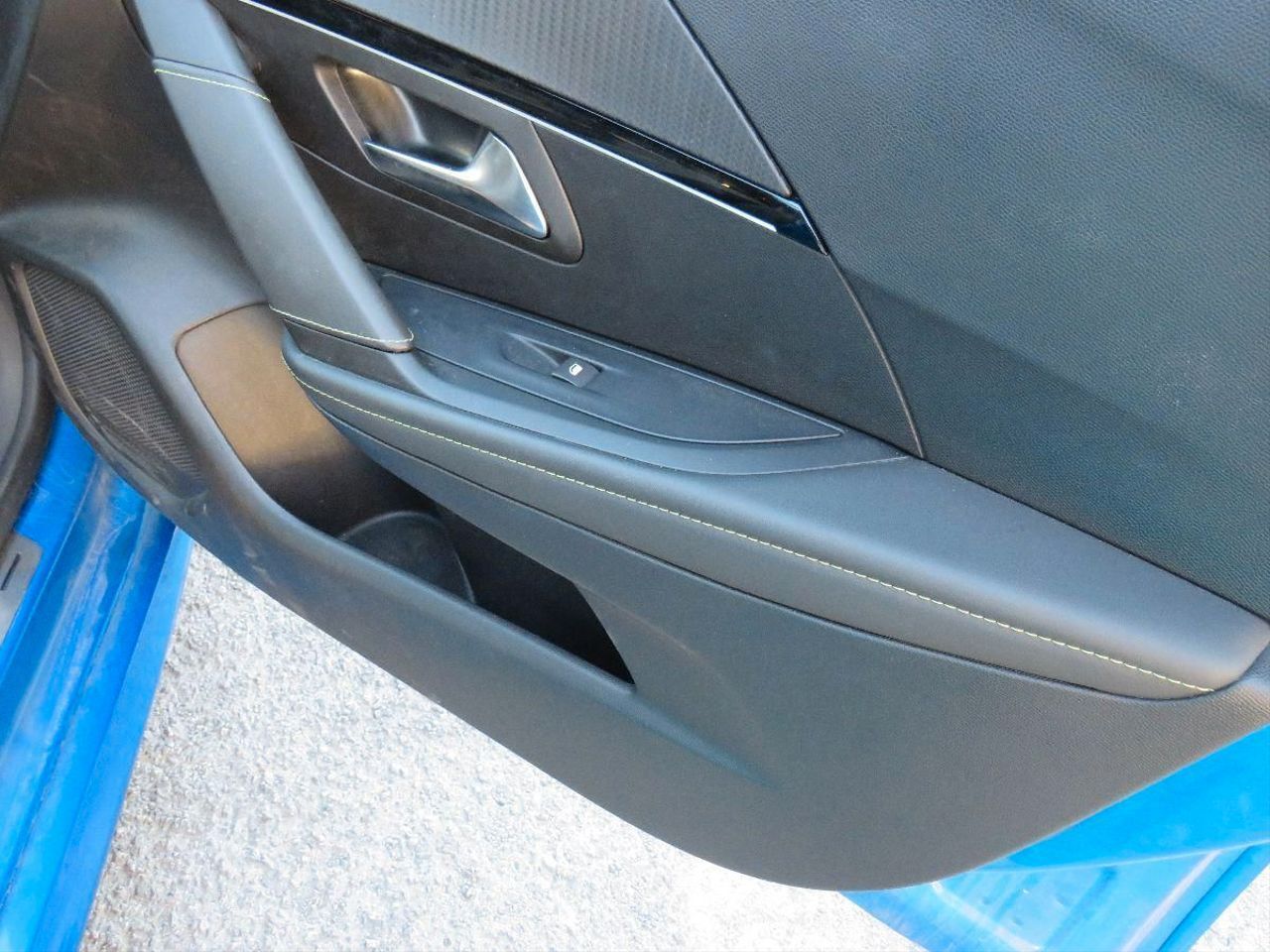 Peugeot e-208 Electrico GT Line  - Foto 33