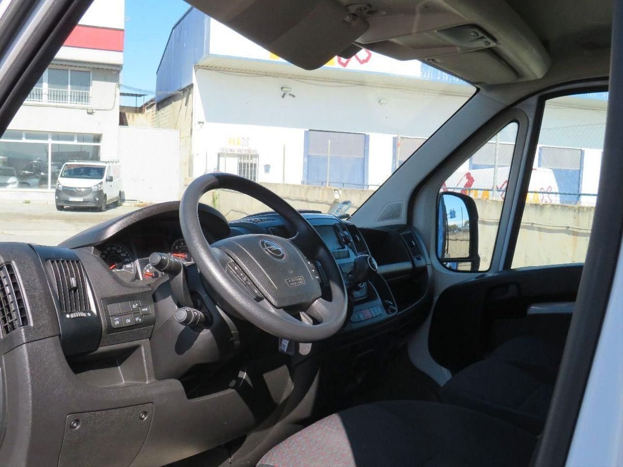 Peugeot Boxer 335 L3H2 BlueHDi 96KW 130CV  - Foto 18