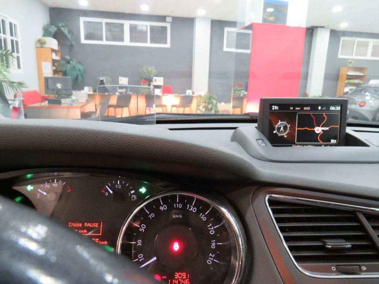 Peugeot 5008 Allure 1.6 BlueHDi 120 FAP  - Foto 21