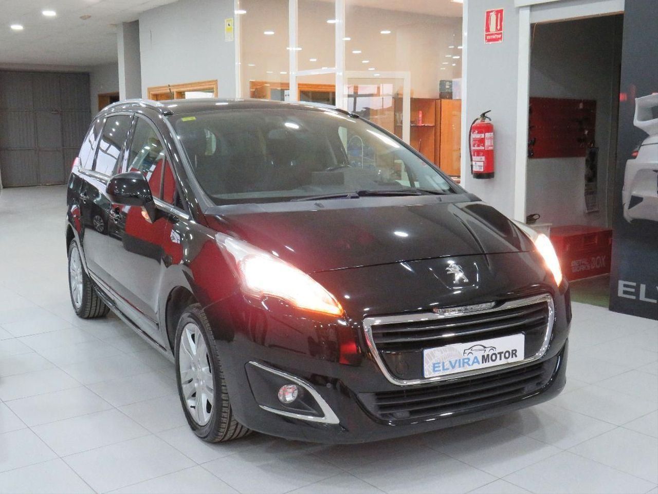 Peugeot 5008 Allure 1.6 BlueHDi 120 FAP  - Foto 5