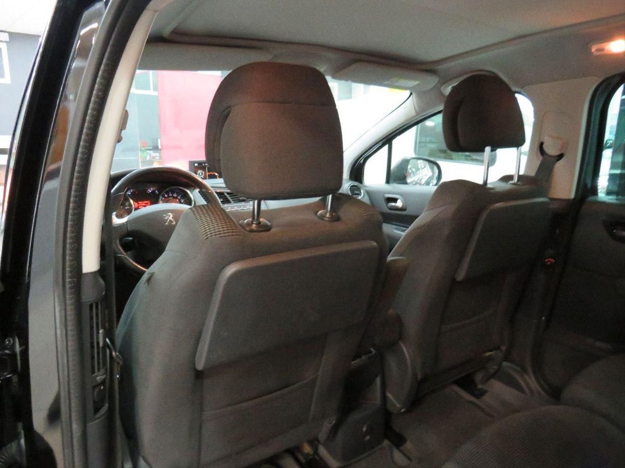 Peugeot 5008 Allure 1.6 BlueHDi 120 FAP  - Foto 16