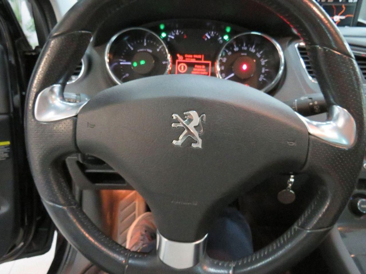 Peugeot 5008 Active 1.6 BlueHDi 120 EAT6  - Foto 31