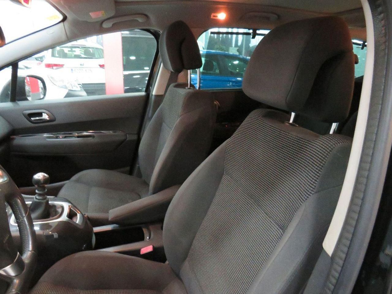 Peugeot 5008 Active 1.6 BlueHDi 120 EAT6  - Foto 28