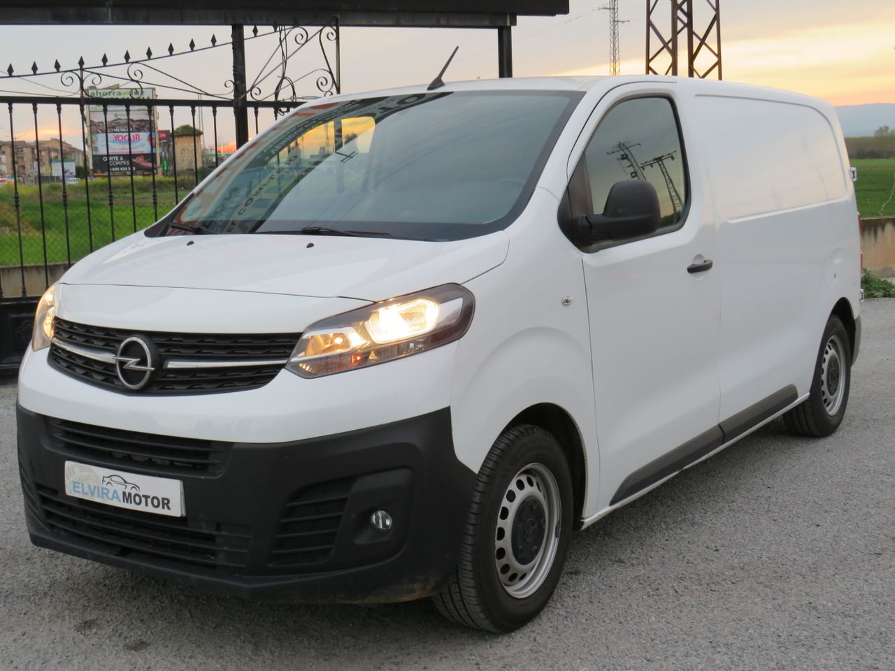 Opel Vivaro 1.5 DCI 120CV - Foto 16