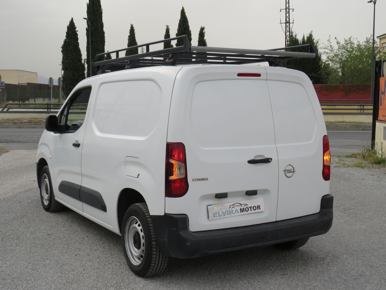 Opel Combo Cargo Combo Life Edition Plus L 1.5 TD 75 kW (100 CV) Start/Stop - Foto 19