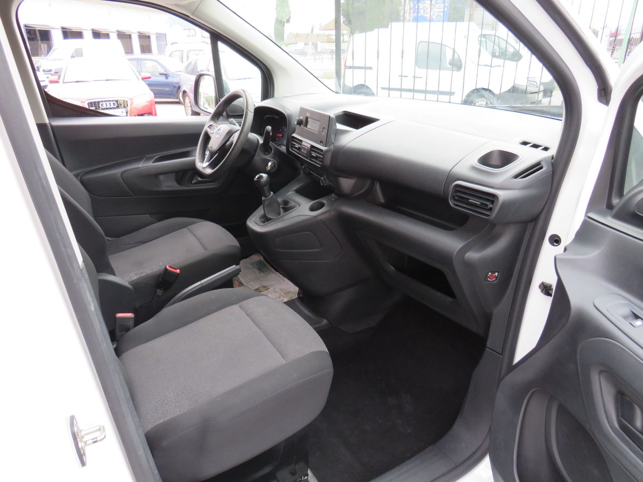 Opel Combo Cargo Combo Life Edition Plus L 1.5 TD 75 kW (100 CV) Start/Stop - Foto 10