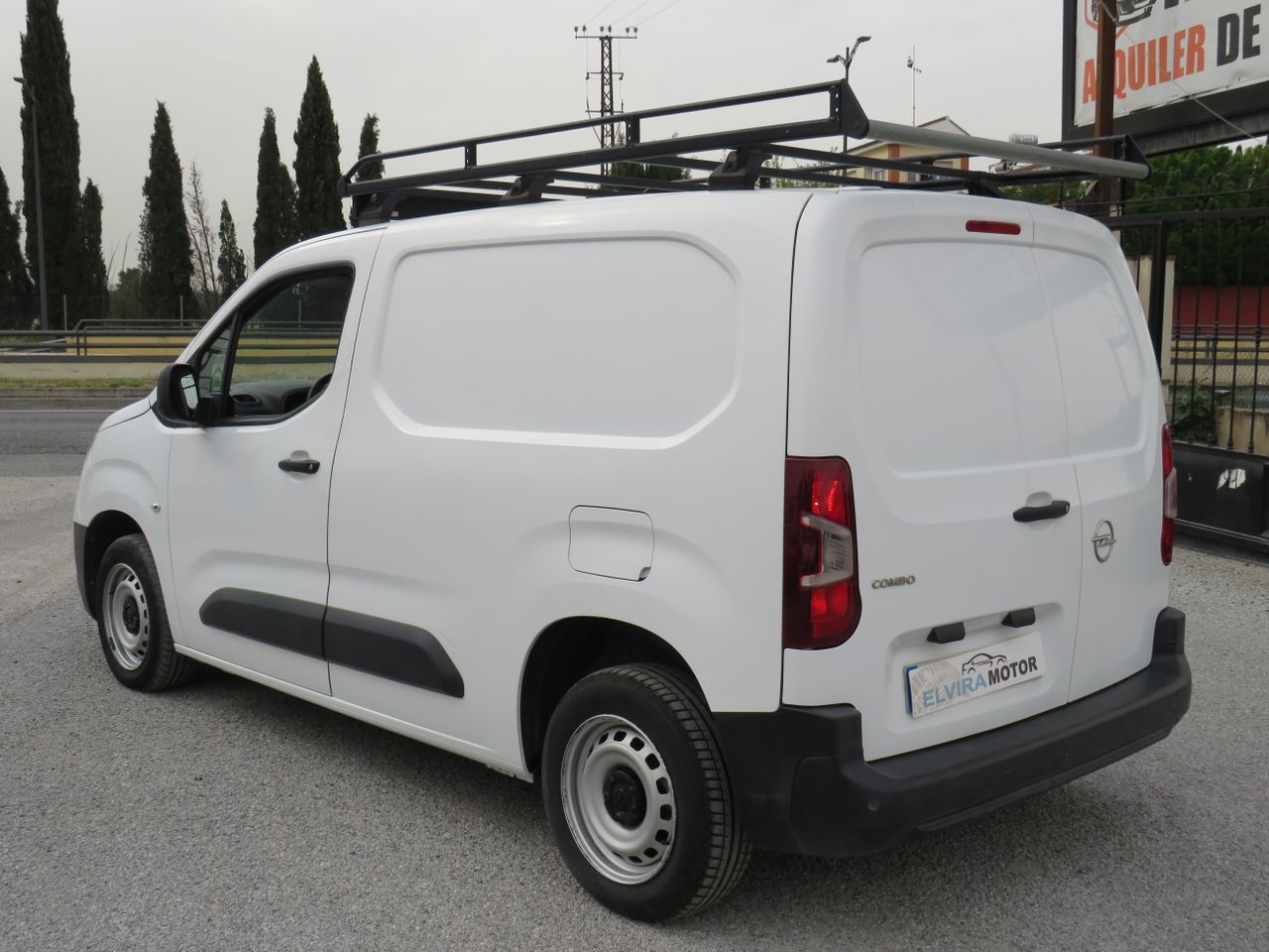 Opel Combo Cargo Combo Life Edition Plus L 1.5 TD 75 kW (100 CV) Start/Stop - Foto 22