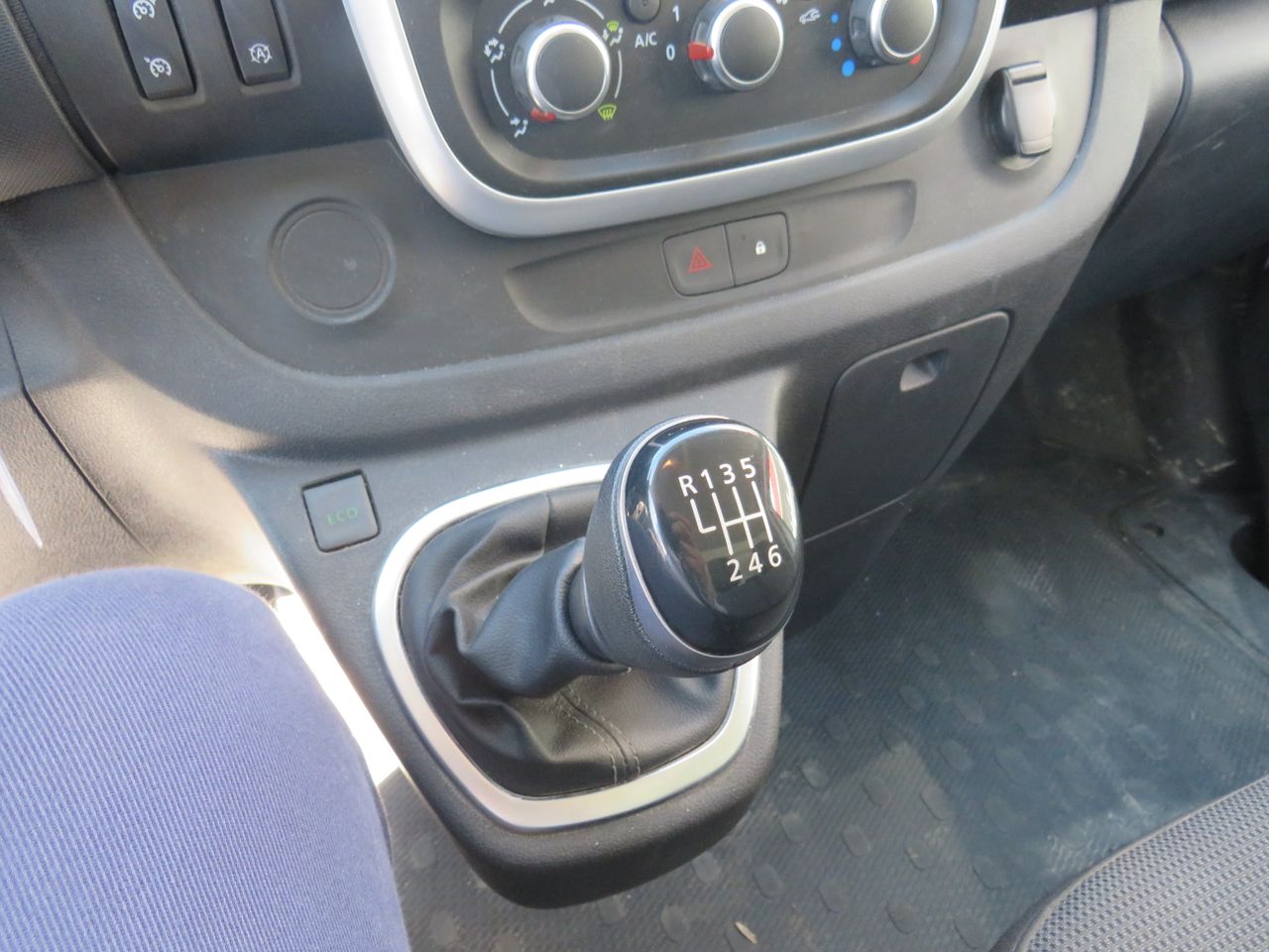 Renault Trafic SpaceClass Largo Energy dCi 92 kW (125 CV) Twin Turbo - Foto 18