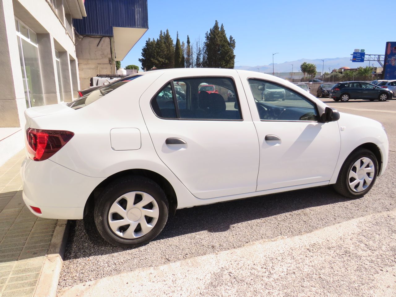 Dacia Logan 1.0 75CV - Foto 4