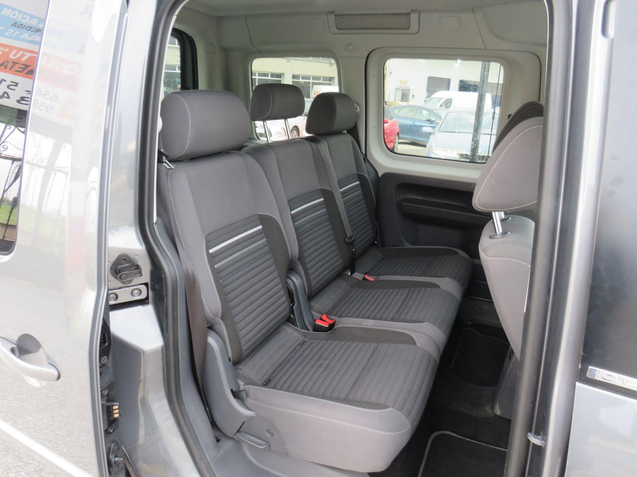 Volkswagen Caddy Beach 2.0 TDI BMT 102 CV DSG 6 vel. - Foto 20