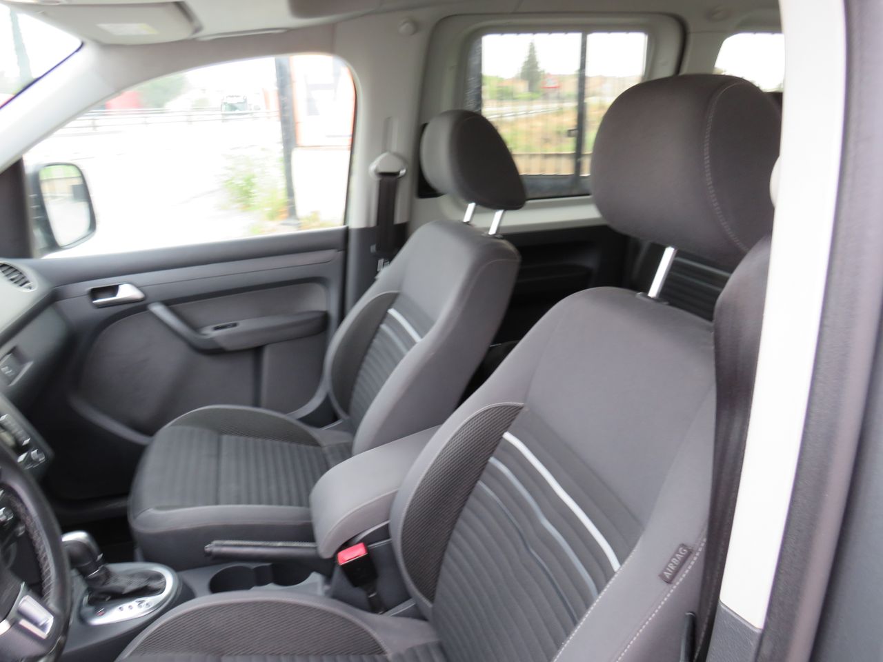 Volkswagen Caddy Beach 2.0 TDI BMT 102 CV DSG 6 vel. - Foto 15