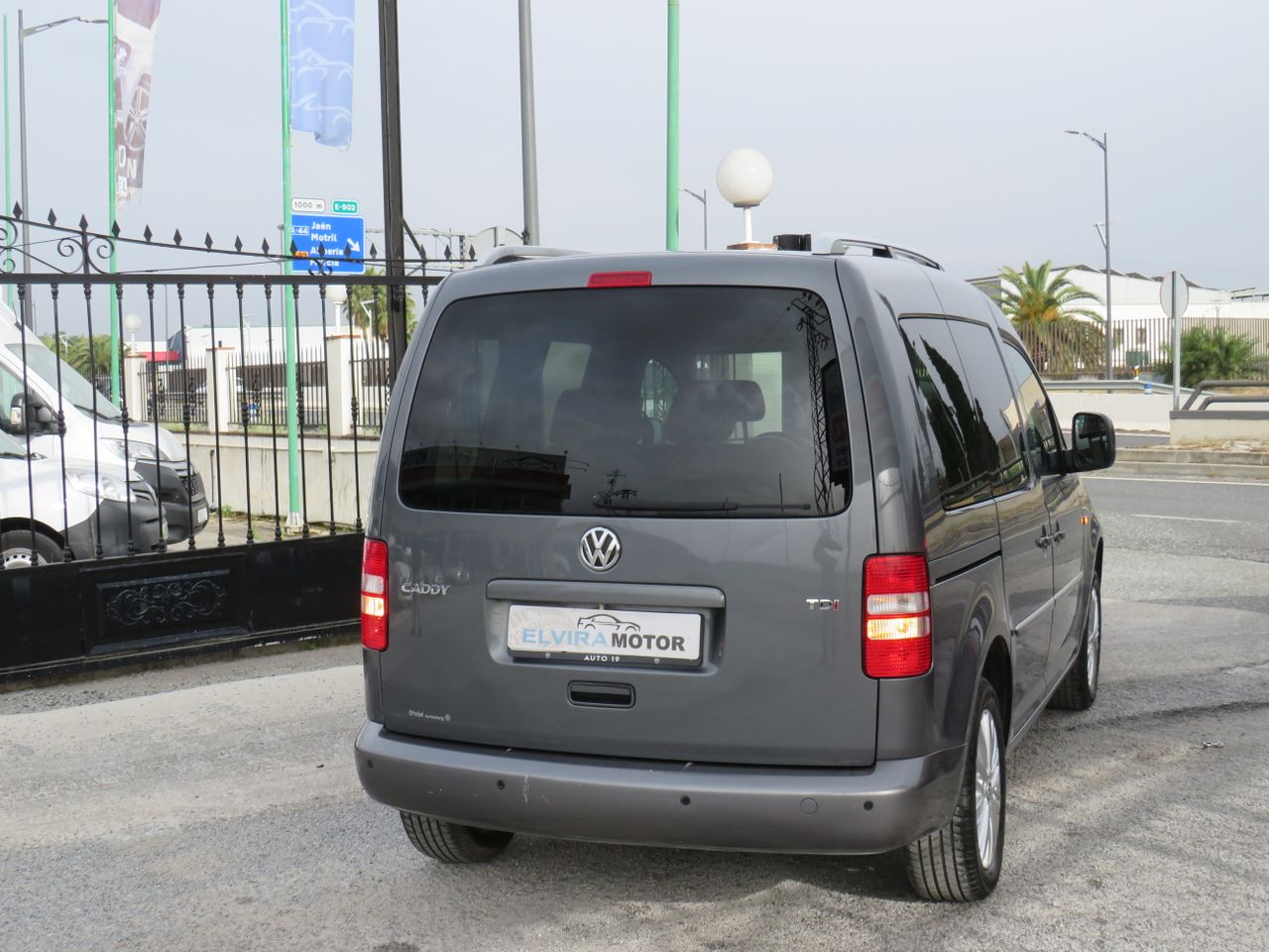 Volkswagen Caddy Beach 2.0 TDI BMT 102 CV DSG 6 vel. - Foto 8