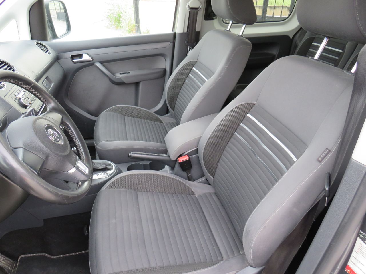 Volkswagen Caddy Beach 2.0 TDI BMT 102 CV DSG 6 vel. - Foto 14