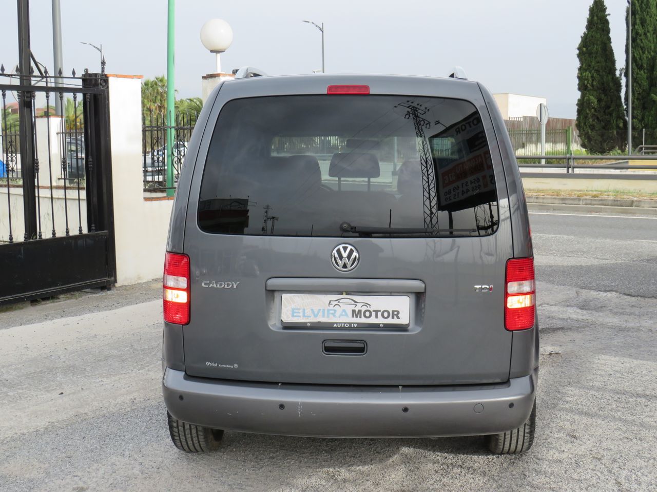 Volkswagen Caddy Beach 2.0 TDI BMT 102 CV DSG 6 vel. - Foto 10