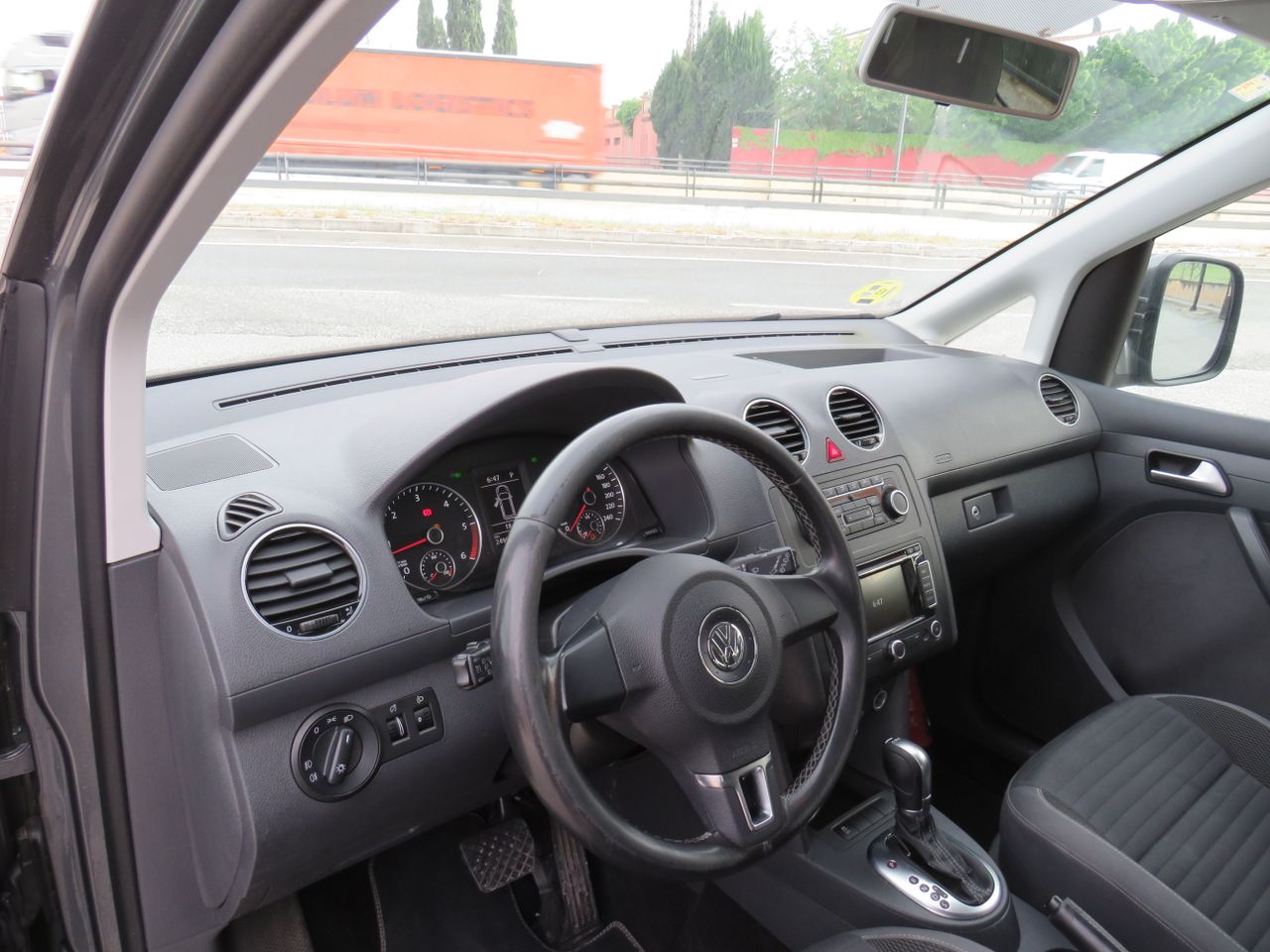 Volkswagen Caddy Beach 2.0 TDI BMT 102 CV DSG 6 vel. - Foto 16