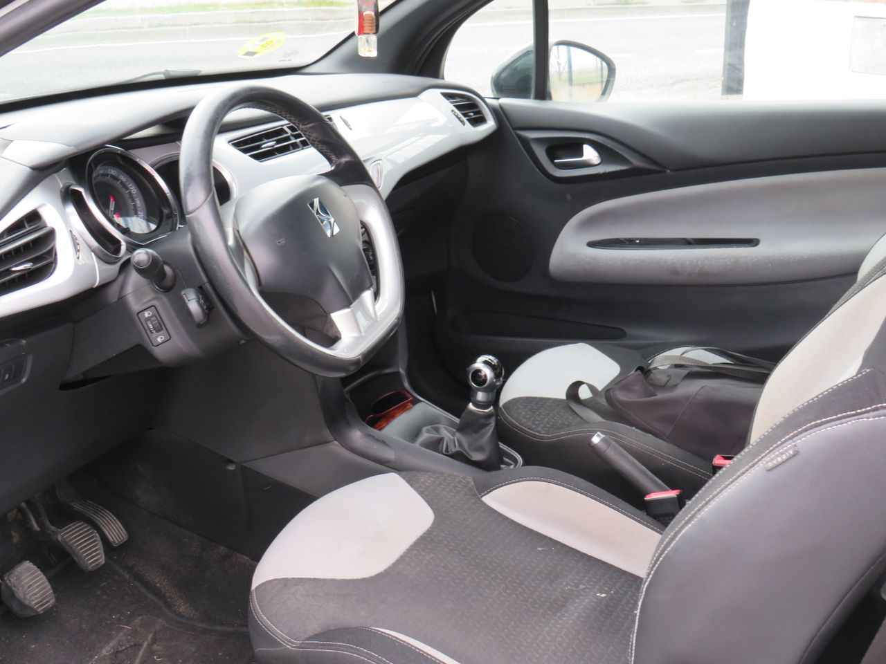 Citroën DS3 Urban Shot HDi 70 - Foto 11