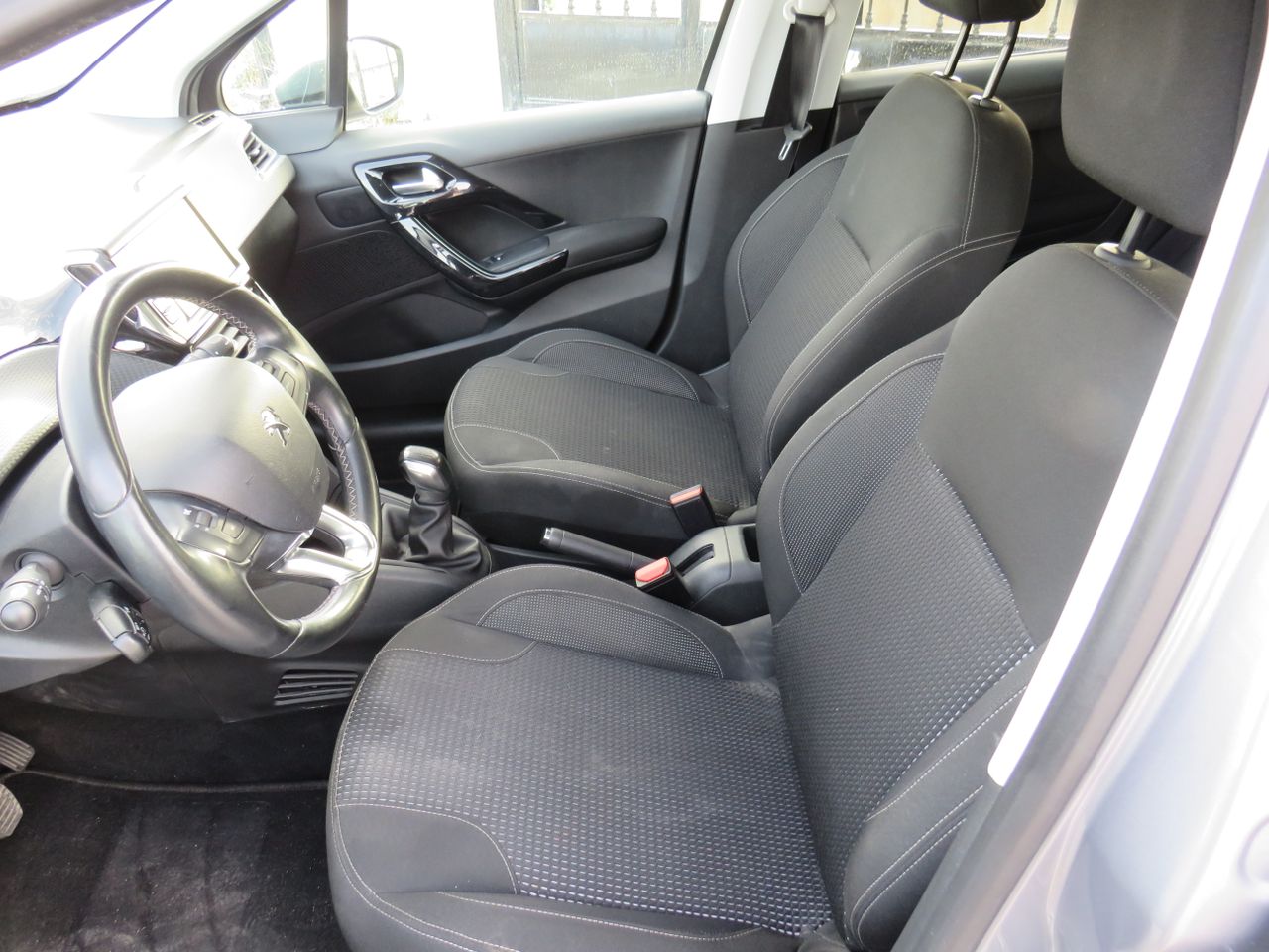 Peugeot 208 5p Tech Edition 1.6 BlueHDi 100 S&S - Foto 14