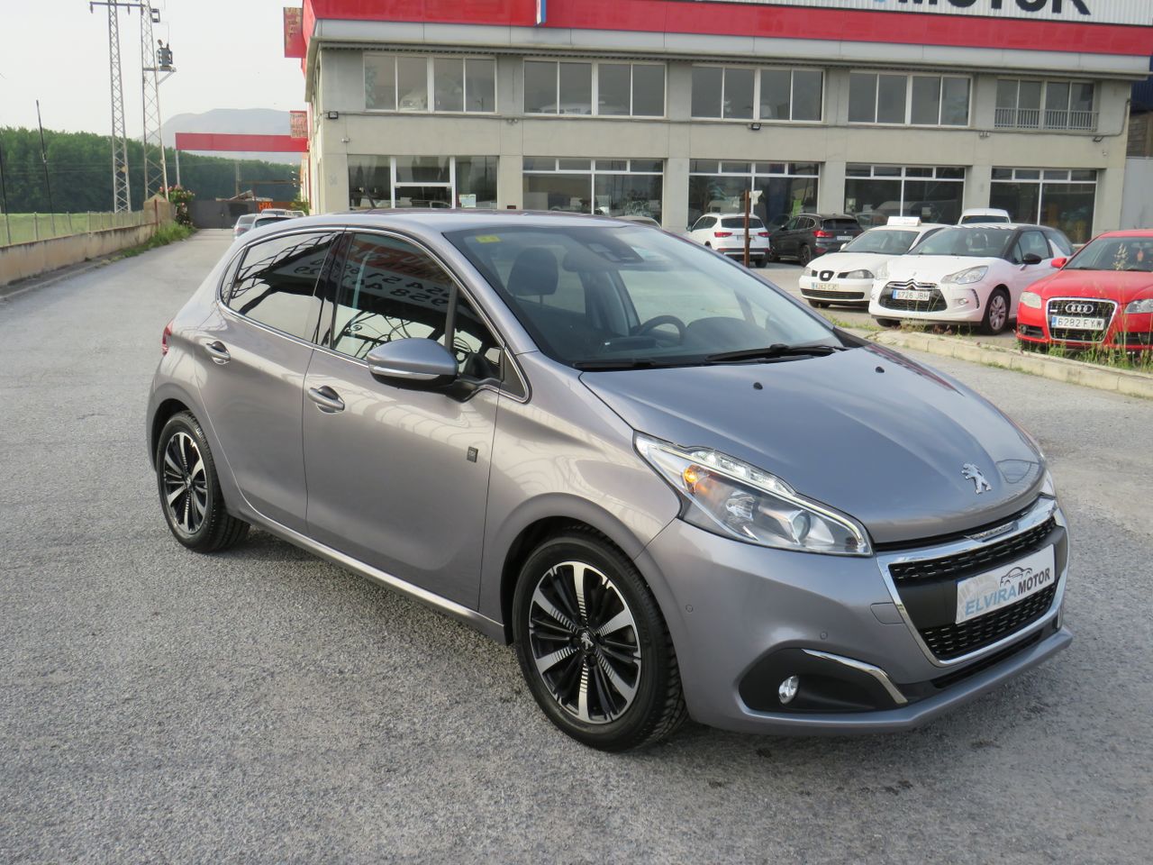Peugeot 208 5p Tech Edition 1.6 BlueHDi 100 S&S - Foto 4