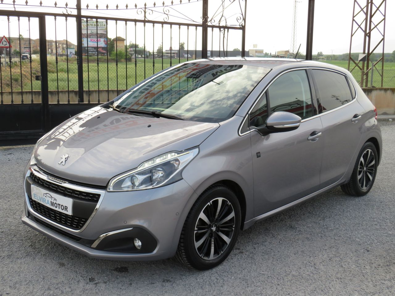 Peugeot 208 5p Tech Edition 1.6 BlueHDi 100 S&S - Foto 8